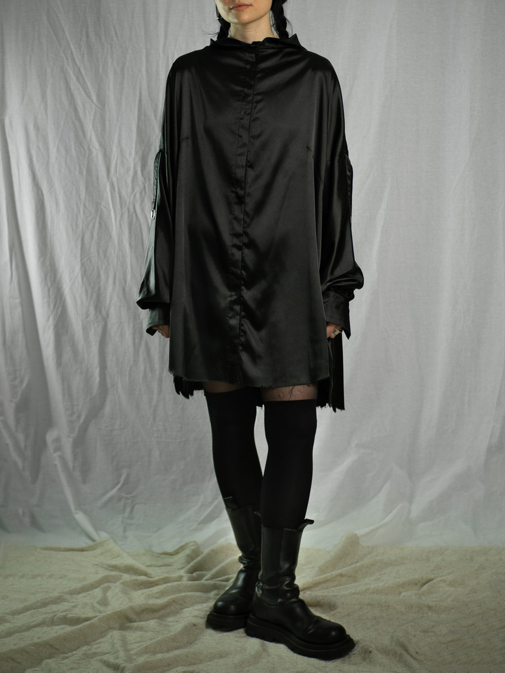 Back-pleated shirt