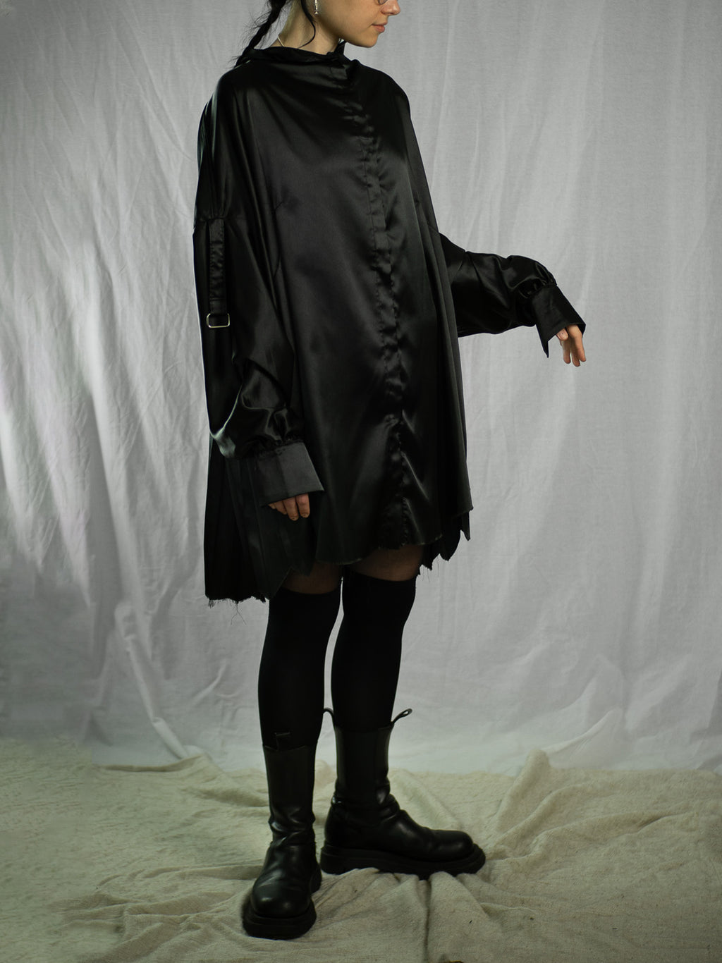 Back-pleated shirt