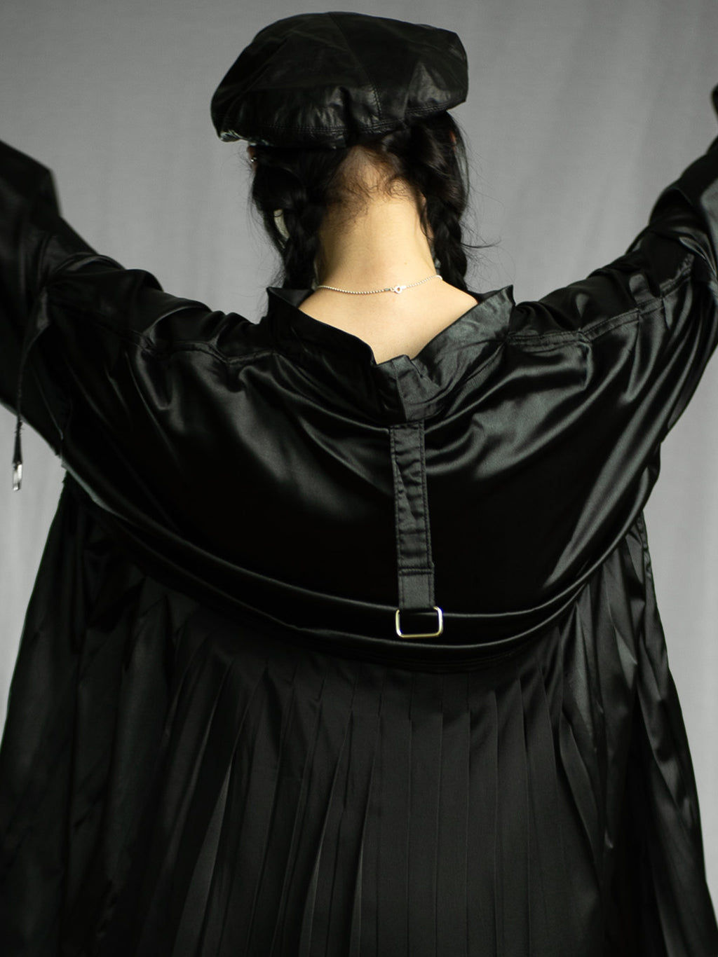 Back-pleated shirt