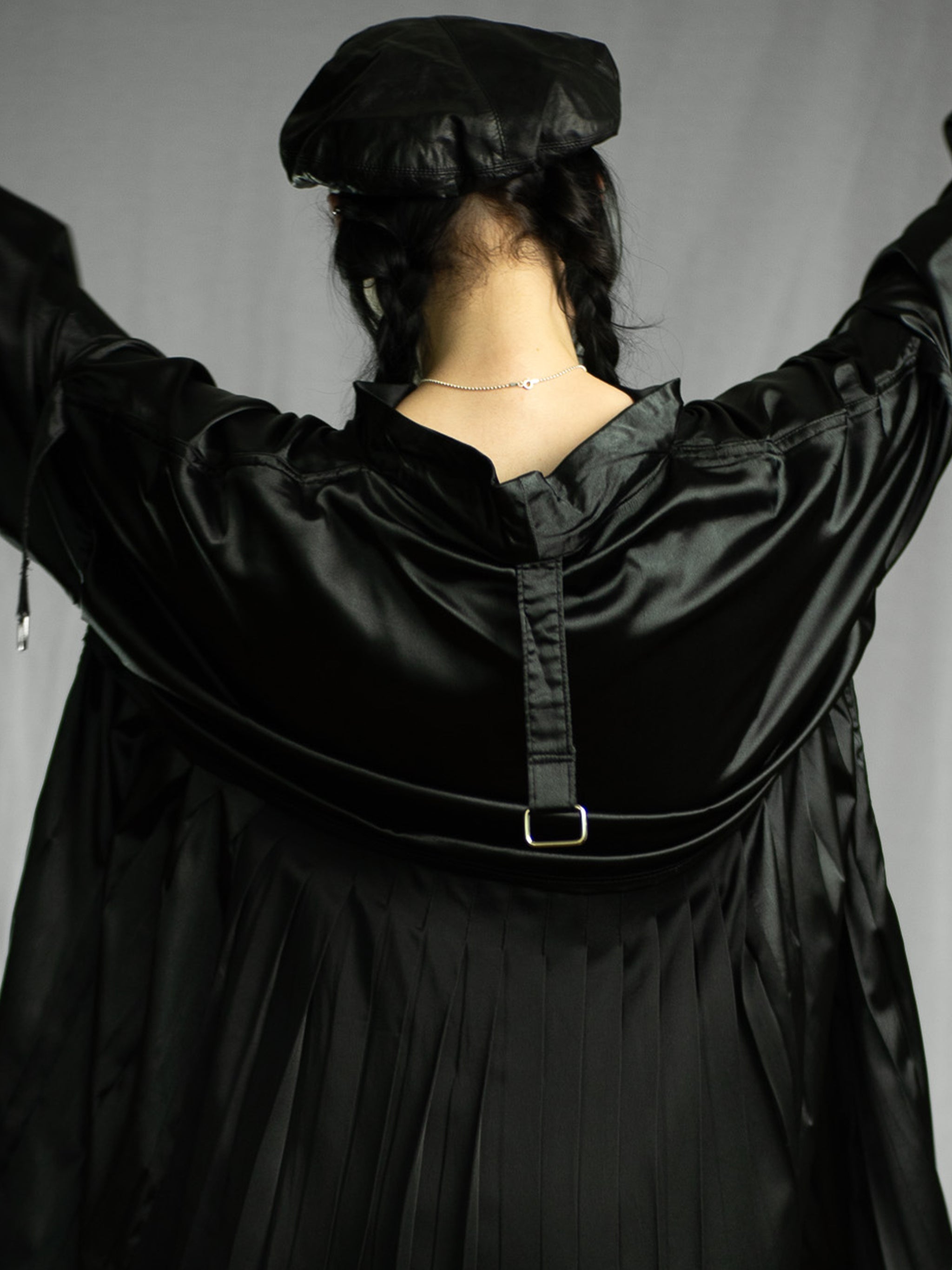 Back-pleated shirt